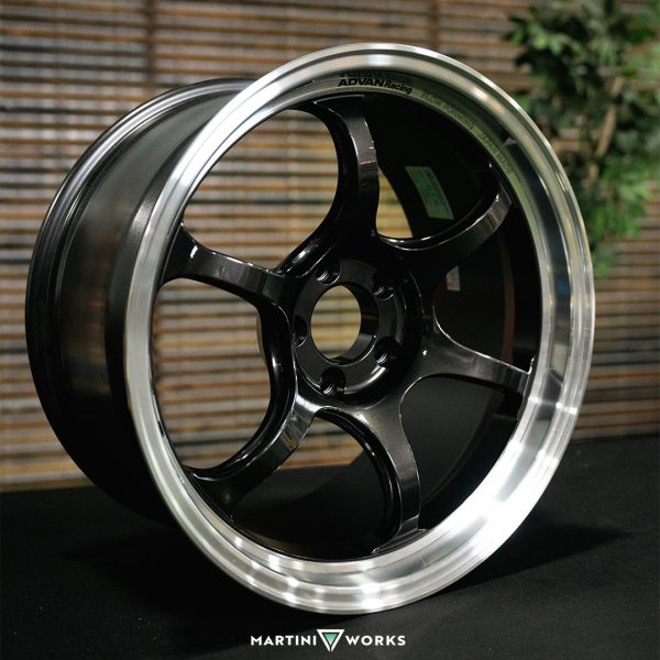 Advan RG-D2 18x11.0 +30 5-114.3 Machining & Black Gunmetallic Wheel Advan Wheels